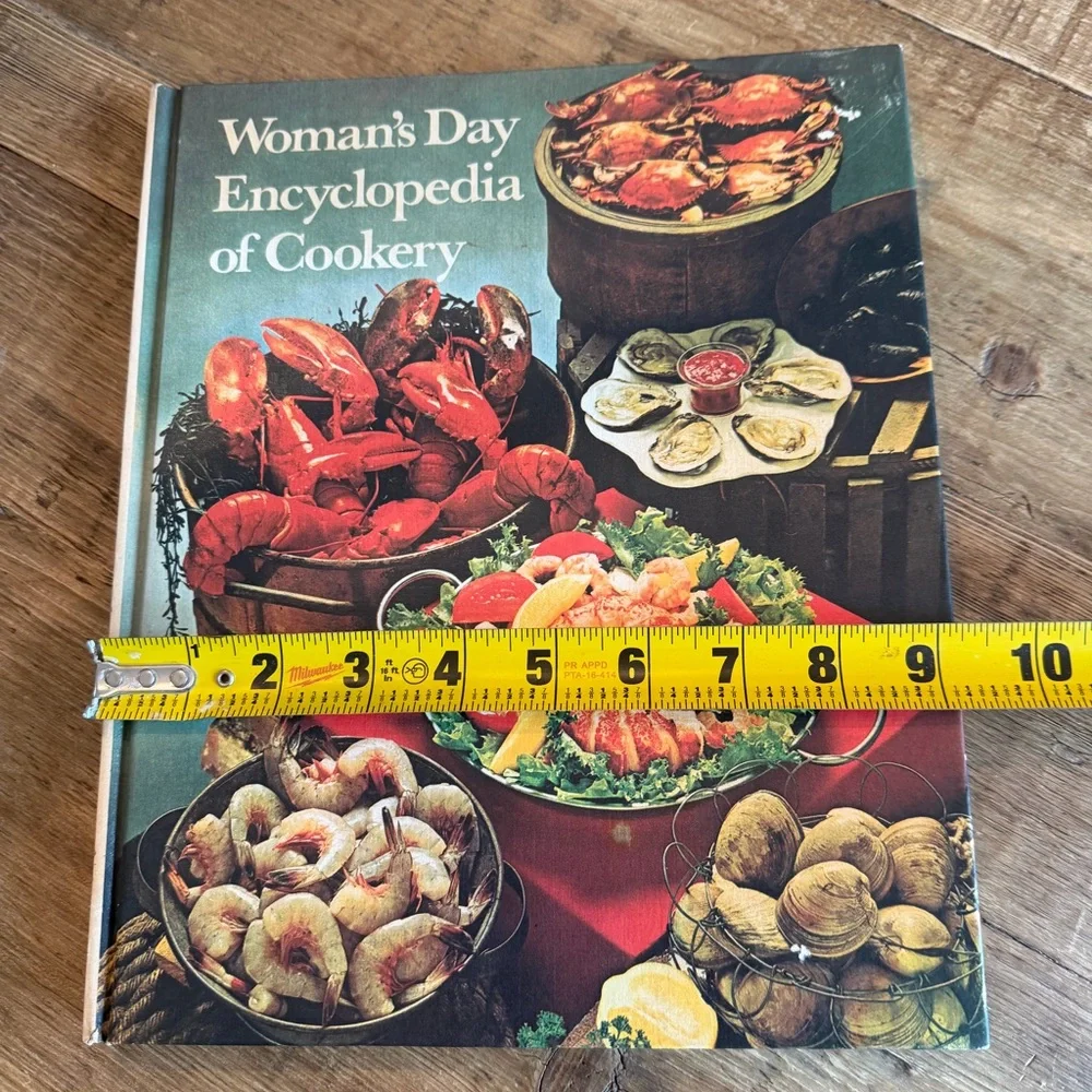 Woman's Day 1979 Encyclopedia of Cookery Cookbook. Volume 2. Vintage. 11”x9”